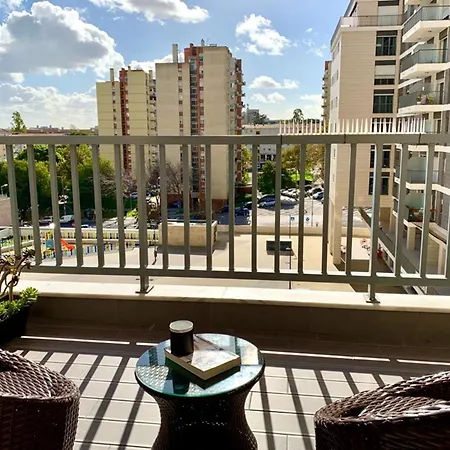 Apartment Modern & Spacious With River View Lisbon