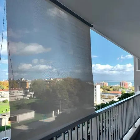 דירה Modern & Spacious With River View *