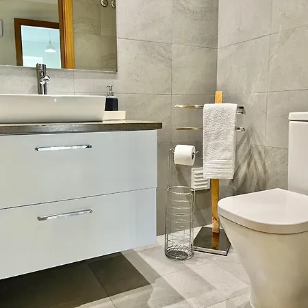 דירה Modern & Spacious With River View *