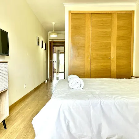 דירה Modern & Spacious With River View *