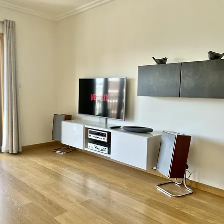 Apartment Modern & Spacious With River View *