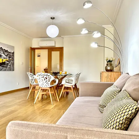 דירה Modern & Spacious With River View ליסבון