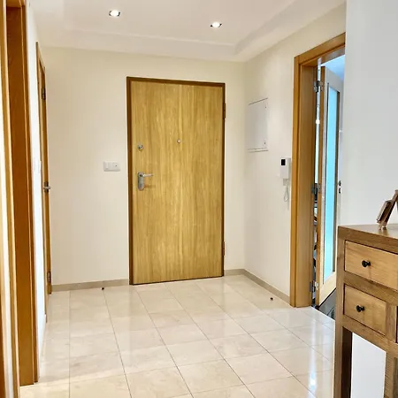 Apartamento Modern & Spacious With River View *