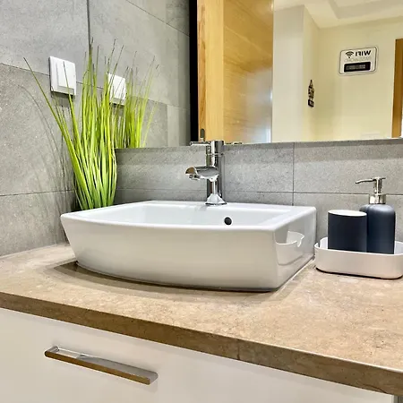 Apartment Modern & Spacious With River View Lisbon