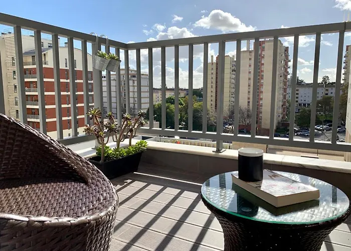 شقة Modern & Spacious With River View