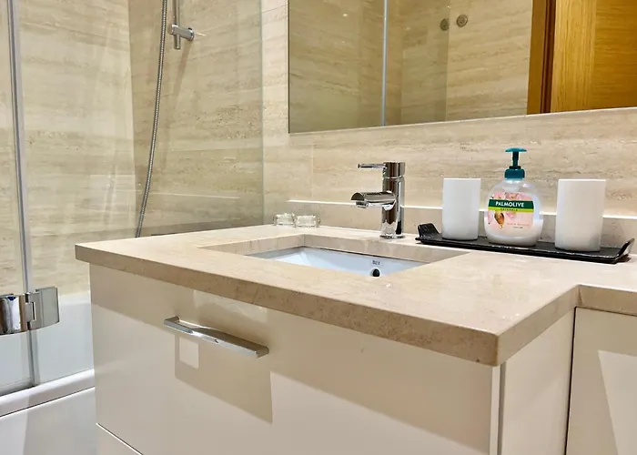 شقة Modern & Spacious With River View