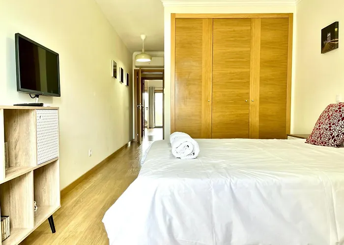 شقة Modern & Spacious With River View *