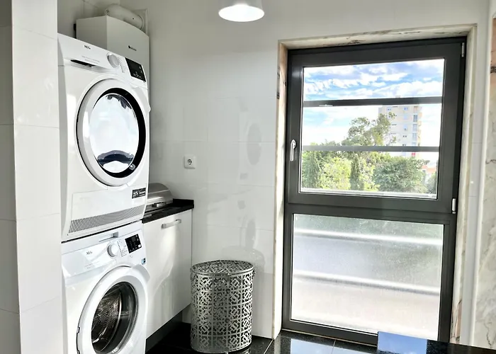 شقة Modern & Spacious With River View *