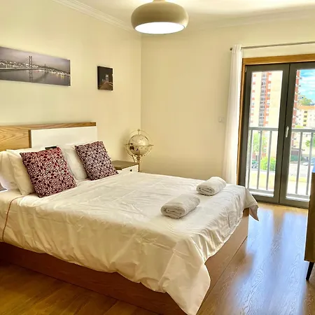 アパート Modern & Spacious With River View リスボン