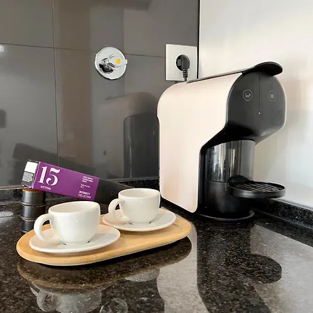 Modern & Spacious With River View リスボン