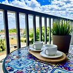Modern & Spacious With River View Lisbona