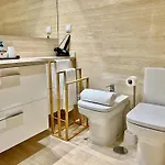 Appartamento Modern & Spacious With River View Lisbona