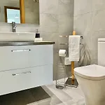 Appartamento Modern & Spacious With River View *