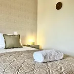 Modern & Spacious With River View Lisbona