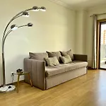 Appartamento Modern & Spacious With River View