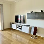 Appartamento Modern & Spacious With River View *